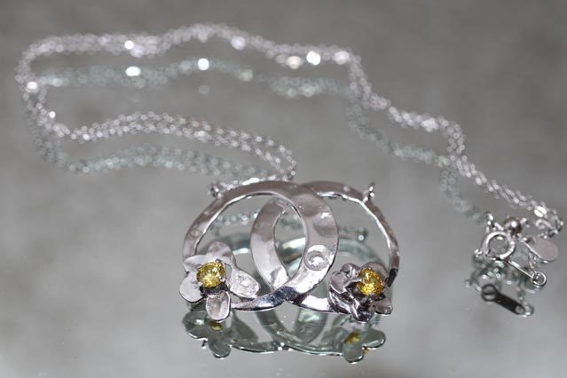 月夜のお花ネックレス「